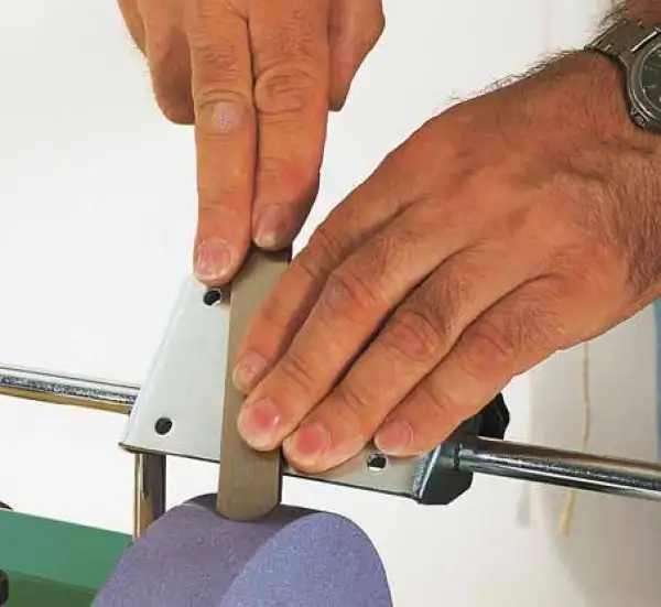 V-110 - Racloirs arrondis pour affûteuse